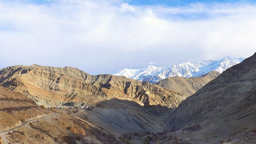 Blick auf das Dorf Yangthang - Ladakh: Landschaft