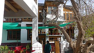 Unterkunft Alchi Heritage Home - Ladakh: Essen & Schlafen