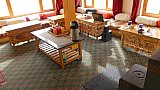 Aufethaltsraum in der Snowleopard Lodge - Ladakh: Essen & Schlafen