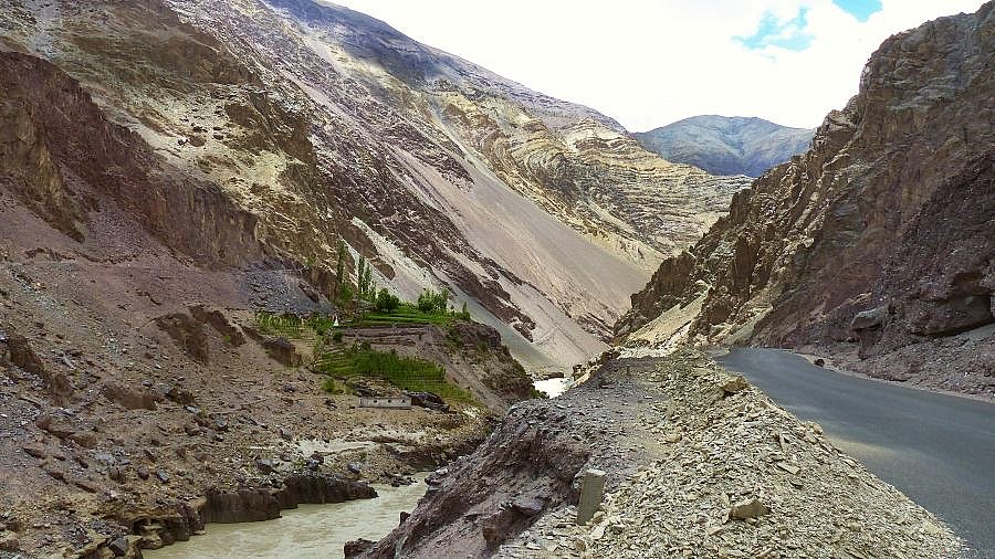 Das Tal des Zanskar- Flusses - Ladakh: Landschaft