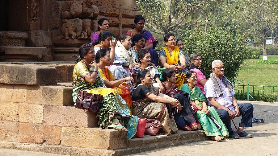 Indische Besucher bei Muktesvar Tempel - Chhattisgarh: Land-und-Leute