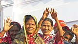 Pilgerinnen im Joranda Kloster - Chhattisgarh: Land-und-Leute