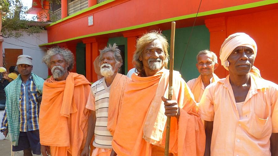 Wander-Asketen im Joranda Kloster - Chhattisgarh: Land-und-Leute