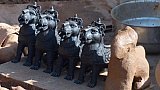 Kunstvoll umwickelte L&ouml;wen-Figuren - Chhattisgarh: Land-und-Leute