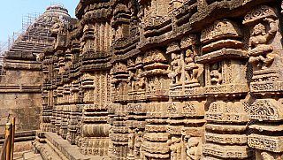 Steinreliefs am Konark Sonnentempel - Chhattisgarh: Sehensw&uuml;rdigkeiten
