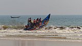 Fischerboot am Chandrabhaba Beach - Chhattisgarh: Land-und-Leute