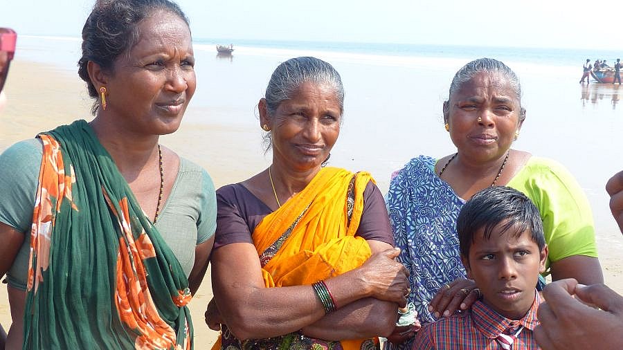 Fischerfrauen am Chandrabagha Beach - Chhattisgarh: Land-und-Leute