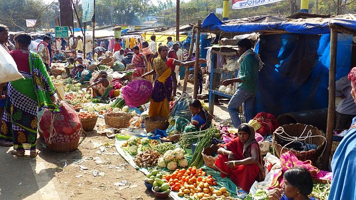 Wochenmarkt in Kunduli in Odisha - Chhattisgarh: Land-und-Leute