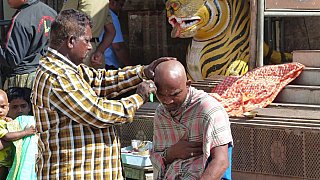 Barbier am Jaganath Tempel - Chhattisgarh: Land-und-Leute
