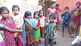 Kinder im Dorf Bahirpada - Chhattisgarh: Land-und-Leute