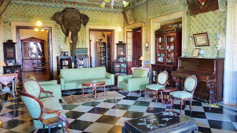 Empfangs- und Aufenthaltsraum im Dhenkanal Palace Hotel - Chhattisgarh: Essen & Schlafen