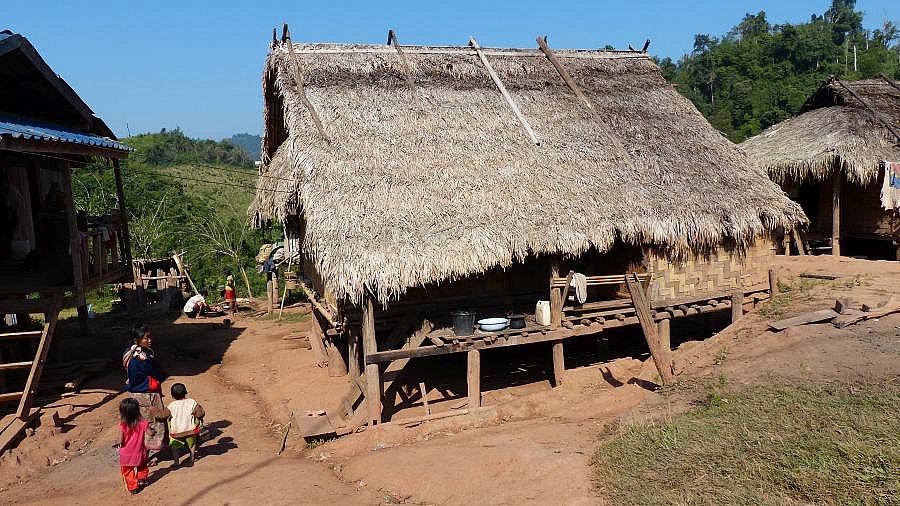 Dorf des Volksstammes der Khmu in Nordlaos - Laos - Land und Leute