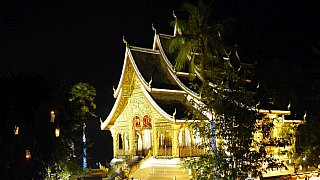 Wat Haw Pha Bang am Abend - Laos - Sehensw&uuml;rdigkeiten