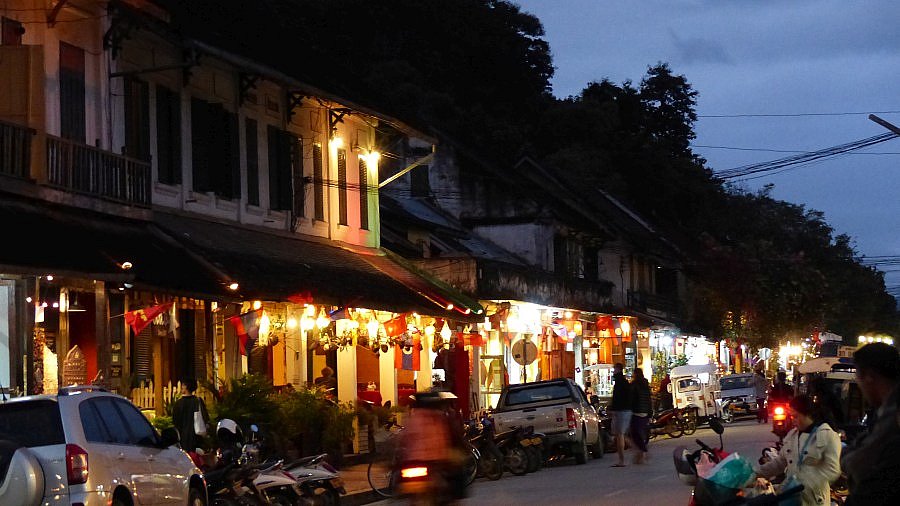 Luang Prabang am Abend - Laos - Sehensw&uuml;rdigkeiten