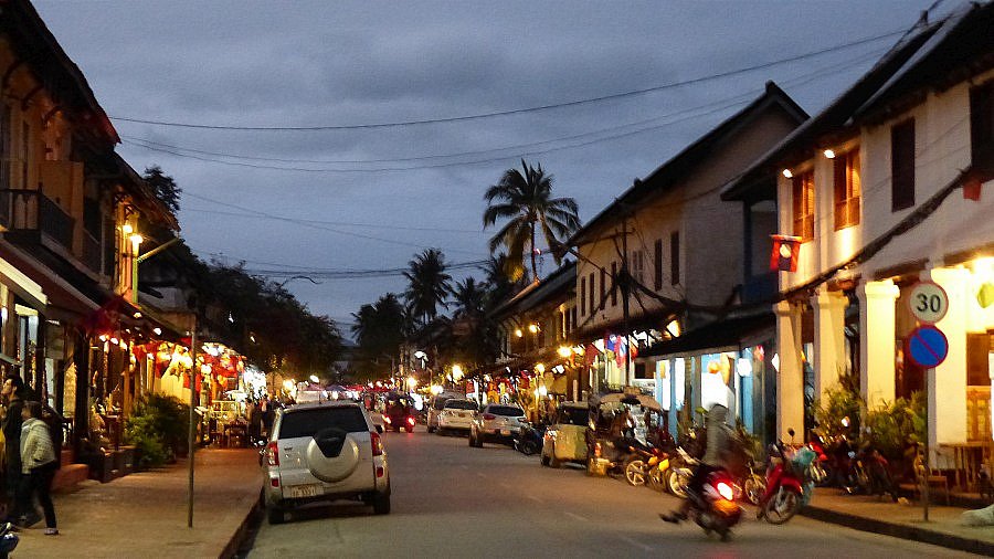 Abendstimmung in Luang Prabang - Laos - Sehensw&uuml;rdigkeiten