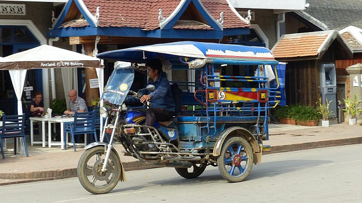 Tuktuk in Luang Prabang - Laos - Land und Leute