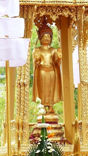 Der goldene Pra Bang Buddha - Laos - Land und Leute