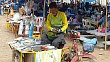 Leckereien auf dem Neujahrsfestplatz in Luang Prabang - Laos - Land und Leute