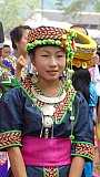 Besucherin auf dem Neujahrsfest in Luang Prabang - Laos - Land und Leute