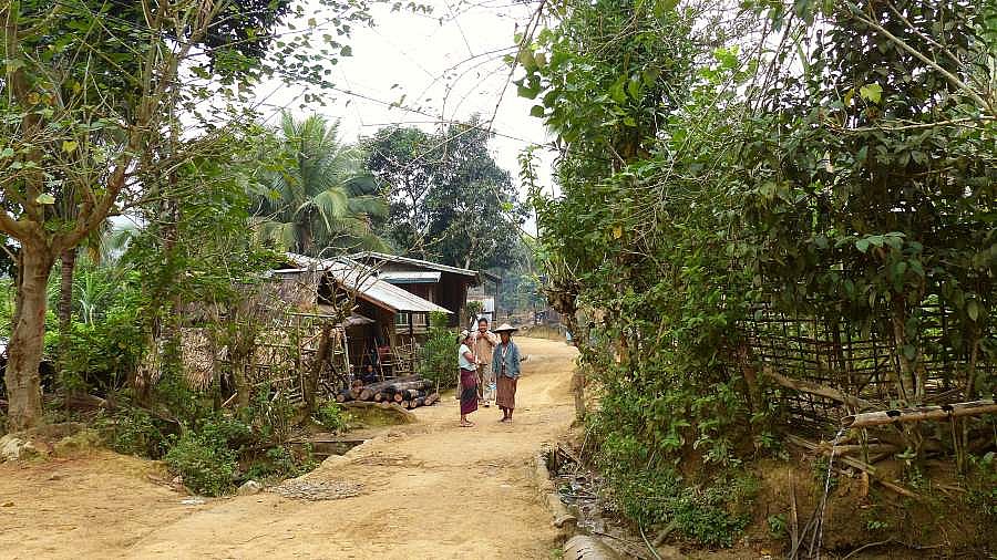 Dorf Ban Na im Muang Ngoi-Tal - Laos - Land und Leute