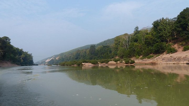 Mit dem Boot auf dem Nam Ou - Laos - Landschaft