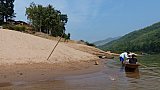 Halt am Ufer des Nam Ou-Flusses - Laos - Landschaft
