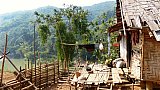 Haus mit Blick &uuml;ber den Fluss - Laos - Land und Leute