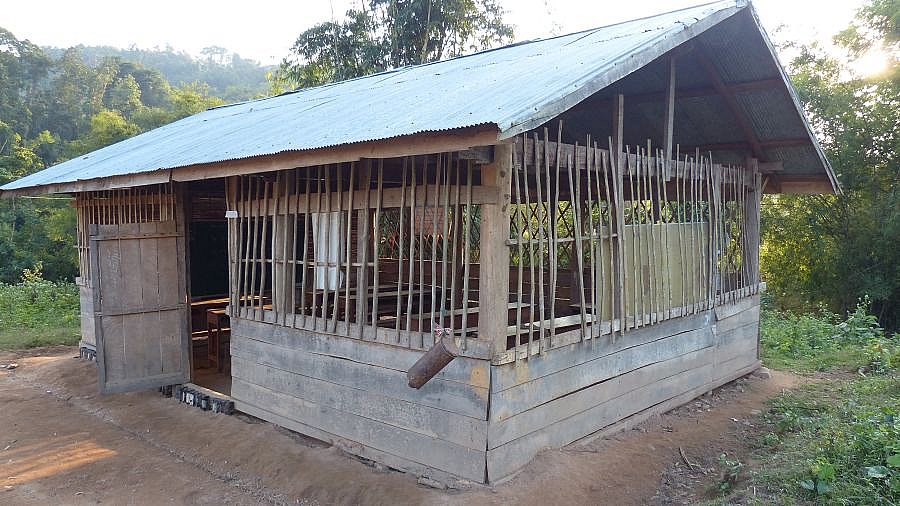 Schule im Bergdorf der Lanten - Laos - Land und Leute