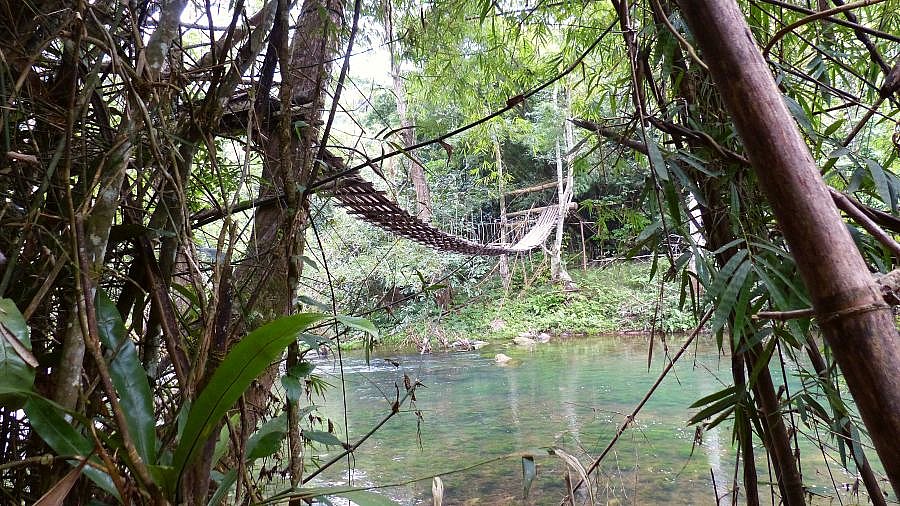 Br&uuml;cke &uuml;ber den Fluss in Nordlaos - Laos - Landschaft