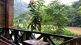 Blick vom Balkon im Nam Ou Resort - Laos - Schlafen und Essen