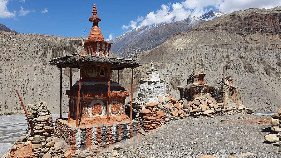 Chorten und Lhatos in Tangbe - Nepal - Mustang 2024 - Land und Leute