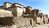 Urige Gem&auml;uer von Old Chusang - Nepal - Mustang 2024 - Land und Leute