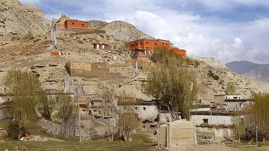 Ghiling mit Kloster - Nepal - Mustang 2024 - Land und Leute