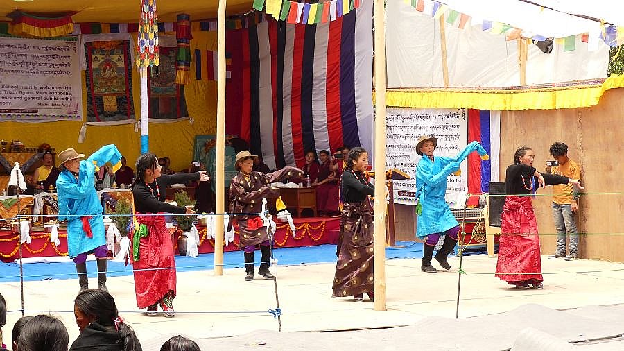 Tanz zu Ehren des Rinpoche - Nepal - Mustang 2024 - Land und Leute