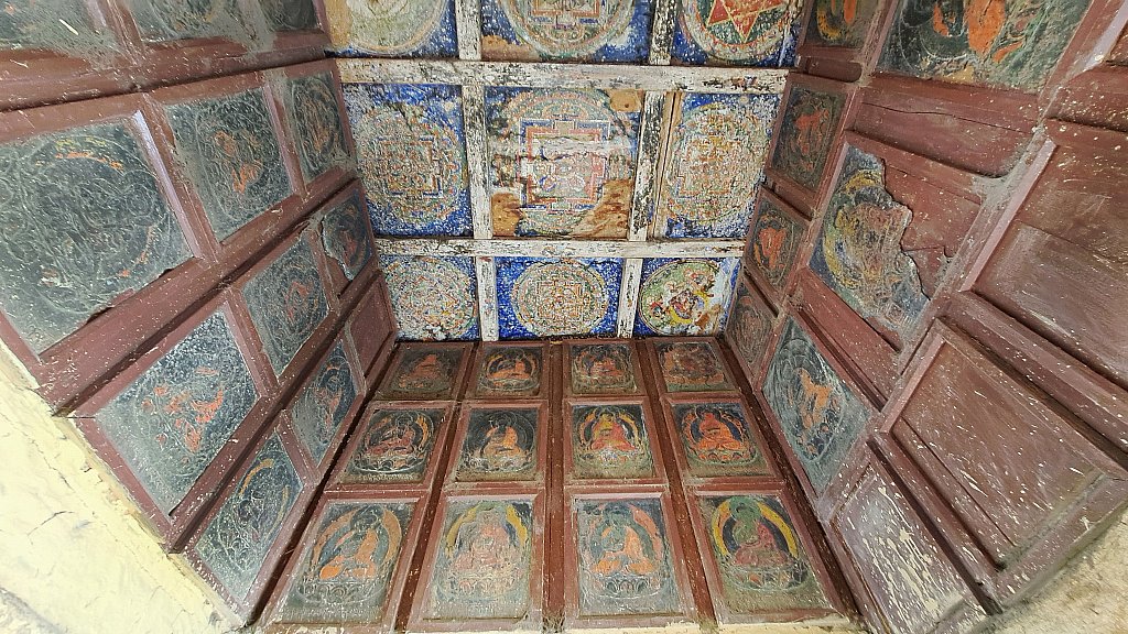 Das pr&auml;chtige Innere des Tor-Chorten - Nepal - Mustang 2024 - Land und Leute