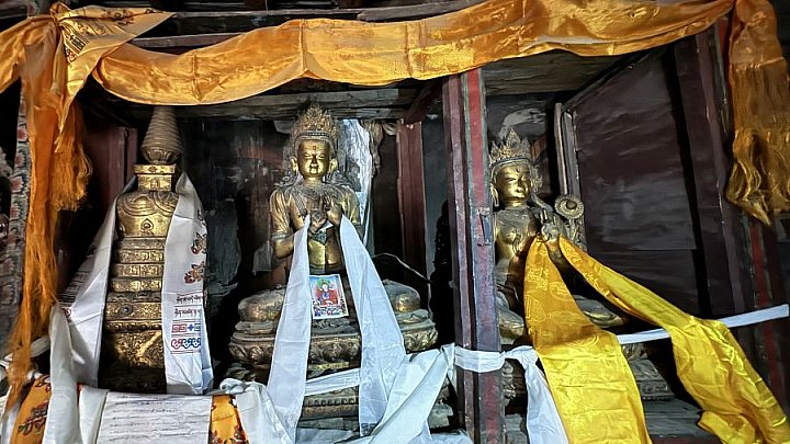 Haupttempel im alten Festungspalast - Nepal - Mustang 2024 - Land und Leute