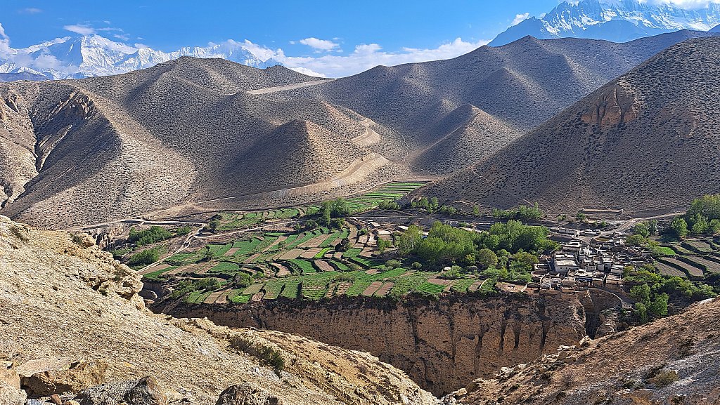 Blick auf Gyakhar Village  - Mustang 2024 - Landschaft