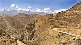 In Serpentinen auf und nieder - Mustang 2024 - Landschaft