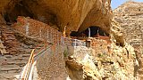 Eingang zur Chungsi Cave - Nepal - Mustang 2024 - Sehensw&uuml;rdigkeiten