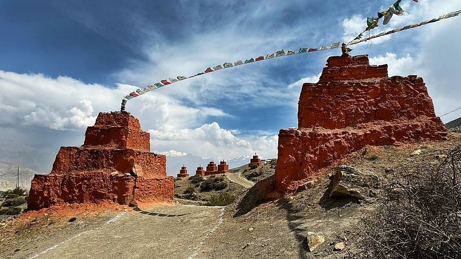 Chorten bei Ghar Gompa - Nepal - Mustang 2024 - Sehensw&uuml;rdigkeiten