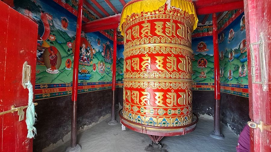 Gebetsm&uuml;hle und Wandmalereien - Nepal - Mustang 2024 - Sehensw&uuml;rdigkeiten