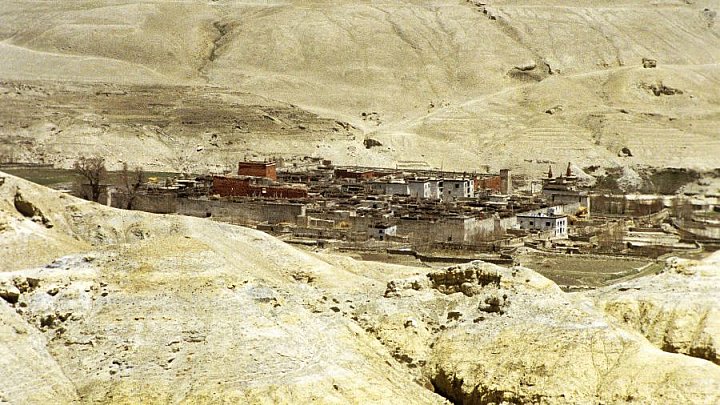 Blick auf Lo Manthang 1993 - Nepal - Mustang 2024 - Land und Leute