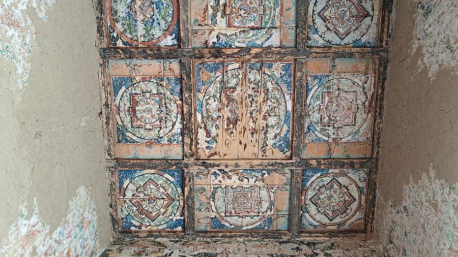 Mandalas im Tsarang Tor-Chorten - Nepal - Mustang 2024 - Sehensw&uuml;rdigkeiten