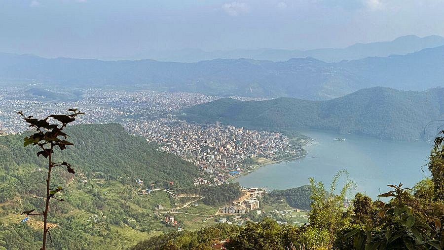 Ausblick auf Pokhara und den Phewa See - Mustang 2024 - Landschaft
