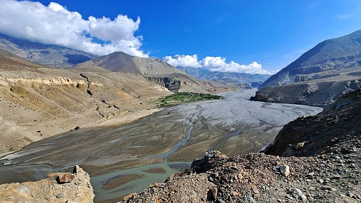 Blick von Kagbeni nach Upper Mustang und die Oase Thirigon - Mustang 2024 - Landschaft