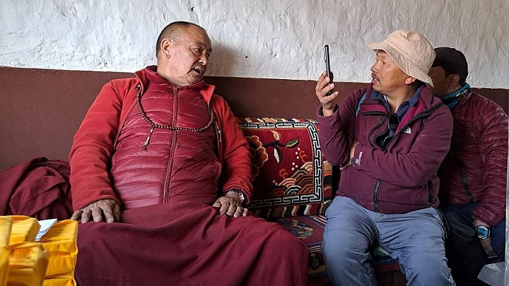 Lama Dukta im Kloster in Thiri - Nepal - Mustang 2024 - Land und Leute