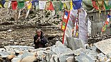 &Auml;ltere Dame in Dhargarjung - Nepal - Mustang 2024 - Land und Leute