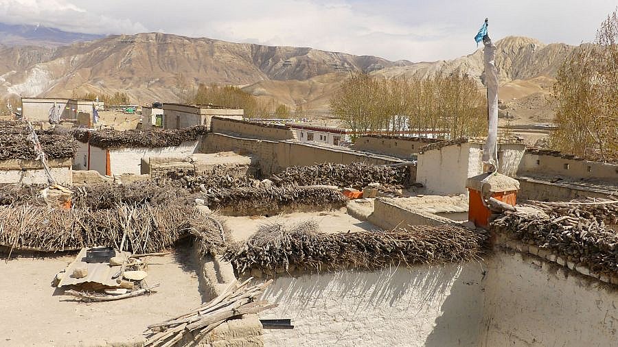 &Uuml;ber den D&auml;chern von Lo Manthang - Nepal - Mustang 2024 - Land und Leute