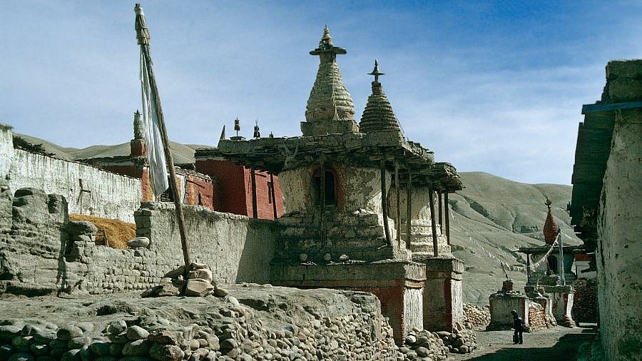 Chorten-Gruppe in Lo Manthang 1993  - Nepal - Mustang 2024 - Sehensw&uuml;rdigkeiten