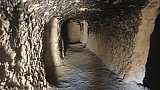 Im Inneren der Jhong Cave - Nepal - Mustang 2024 - Land und Leute